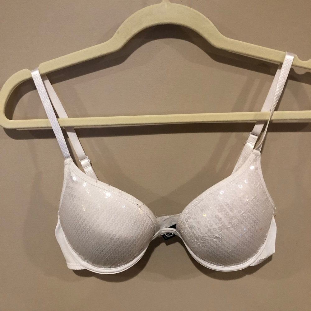 White bra, 34C